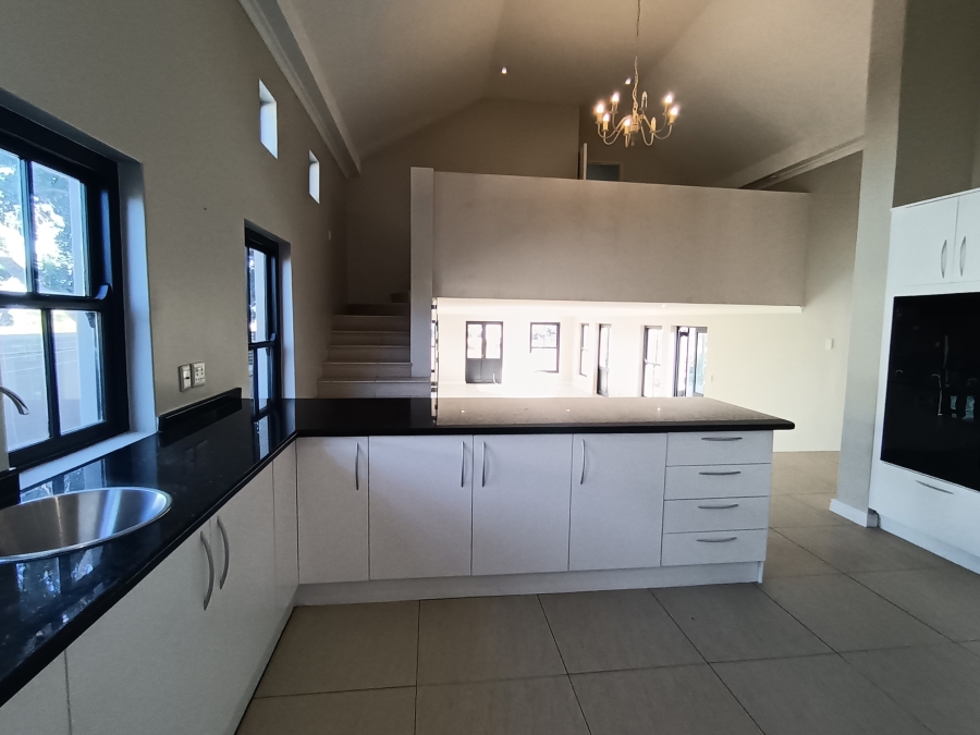 To Let 4 Bedroom Property for Rent in Atlantic Beach Golf Estate Western Cape